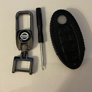 Nissan Key Fob Keychain in Metal and Key Fob Cover in Black Leather NWT